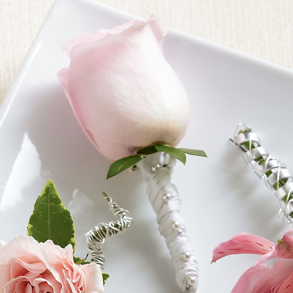 Pink Rose Boutonniere – Village Bloom Florist, Folsom LA
