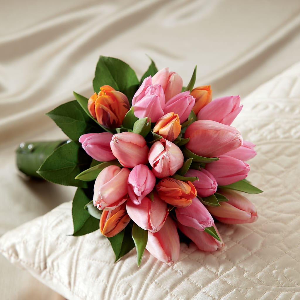 Embraceable Bouquet – Village Bloom Florist, Folsom LA