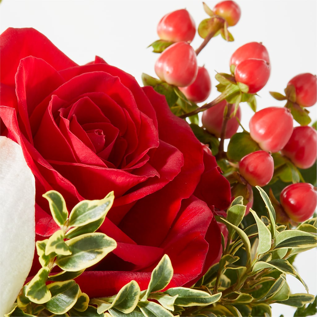 Snowy Wonderland Bouquet –  Village Bloom Florist, Folsom LA