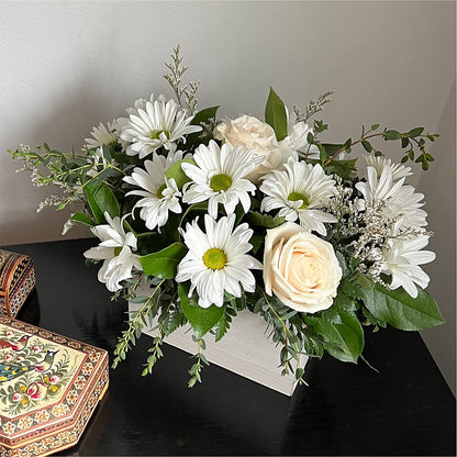 Fresh Linen Box Bouquet –  Village Bloom Florist, Folsom LA