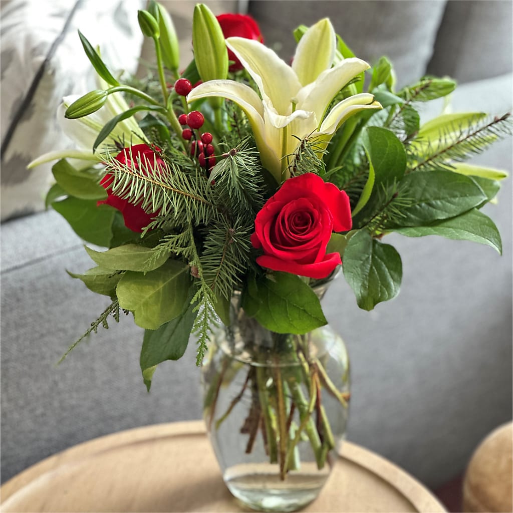 Sparkling Snowflakes Bouquet –  Village Bloom Florist, Folsom LA