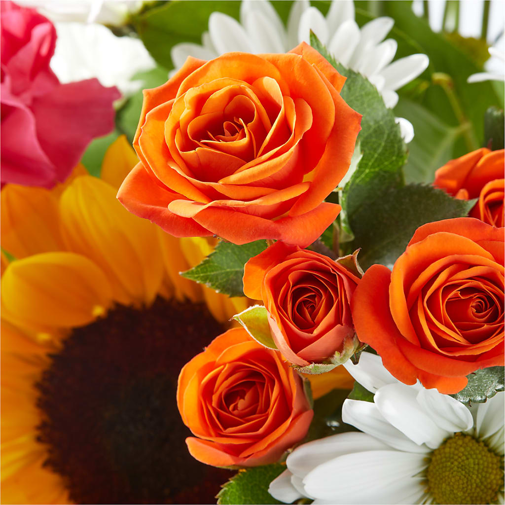 Sun-drenched Blooms Bouquet –  Village Bloom Florist, Folsom LA