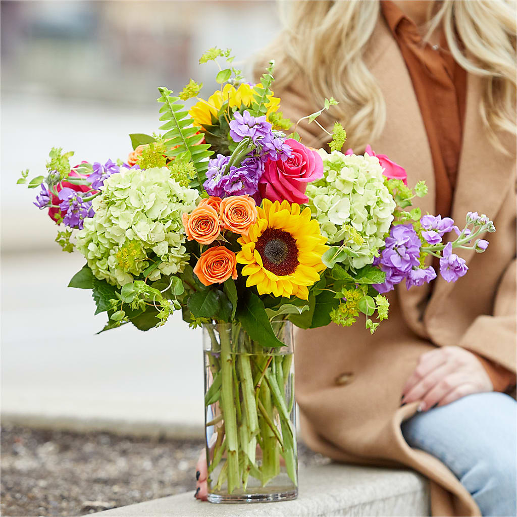 Vibrant Greetings Bouquet –  Village Bloom Florist, Folsom LA